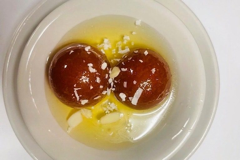 Gulab Jamun (Sweet balls, honey syrup)